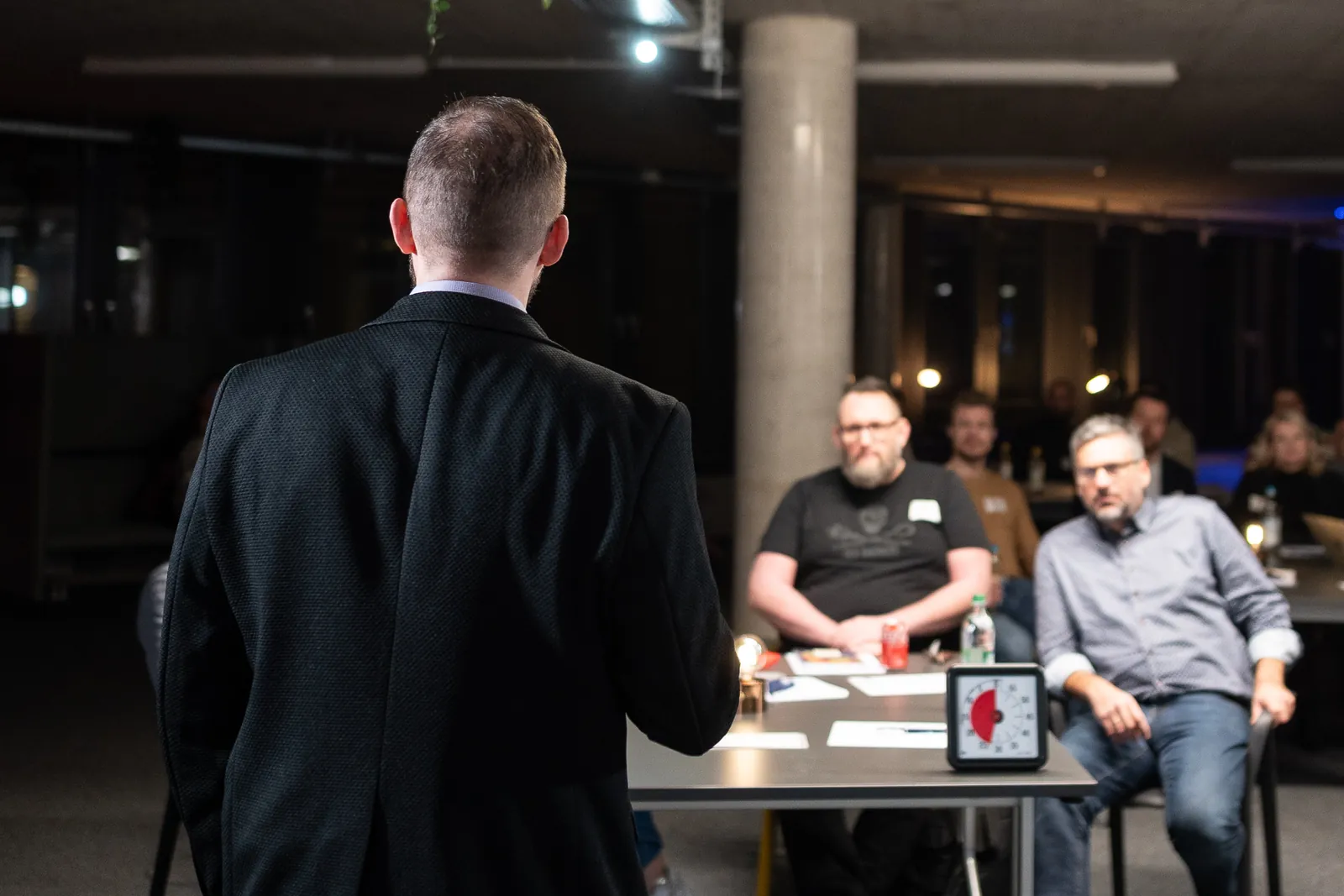 Ricardo Cali im Dialog mit dem Publikum bei der Langen Nacht der Ideen in Mannheim.